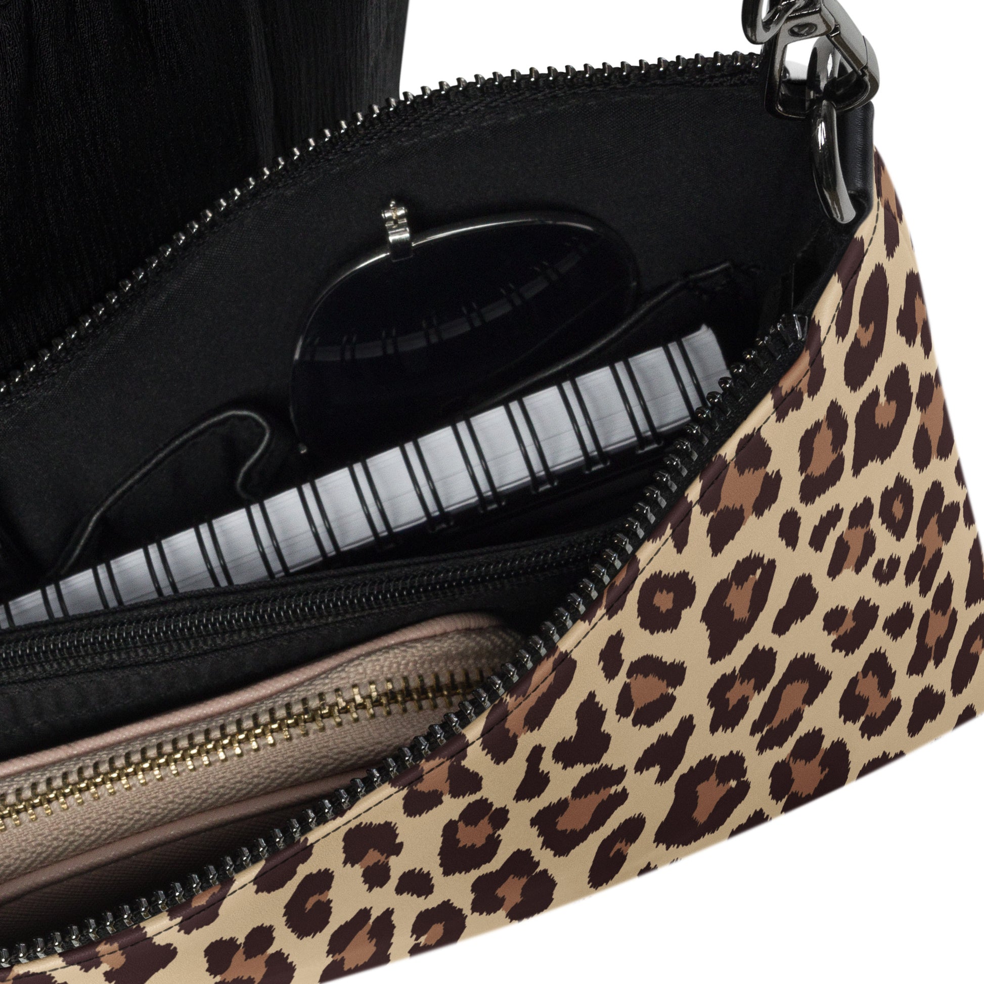 crossbody-bag-with-leopard-print-detail