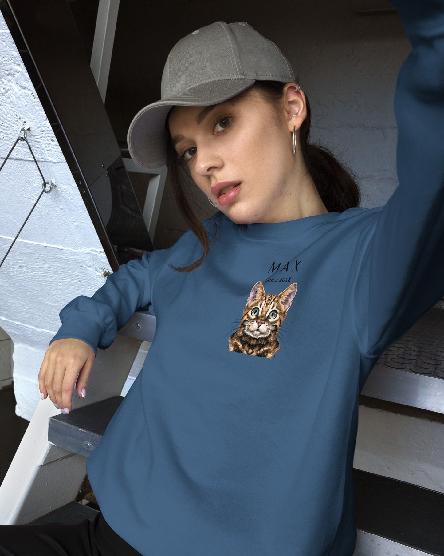 indigo-blue-sweatshirt-for-cat-moms