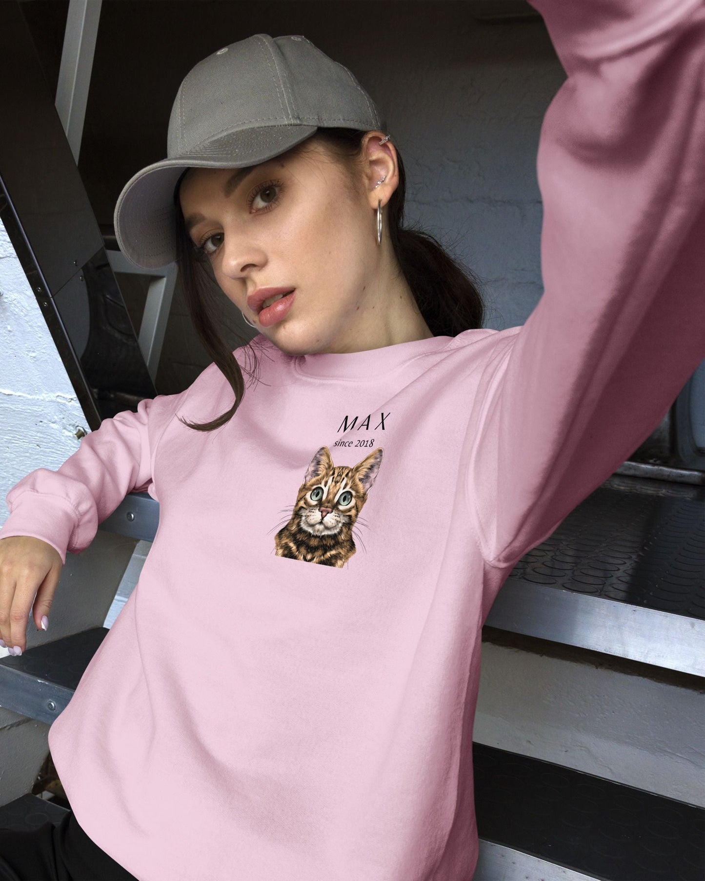 light-pink-sweatshirt-for-cat-moms